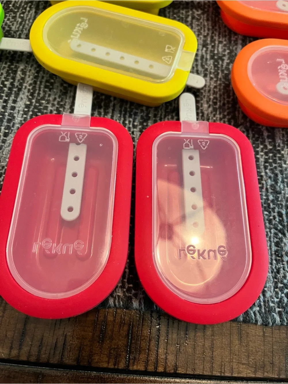Lékué Stackable Popsicle colorful plastic silicone molds lot